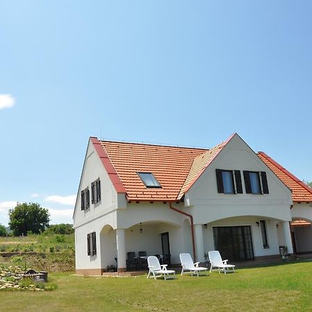 Villa De Dominique Erdőbénye エクステリア 写真