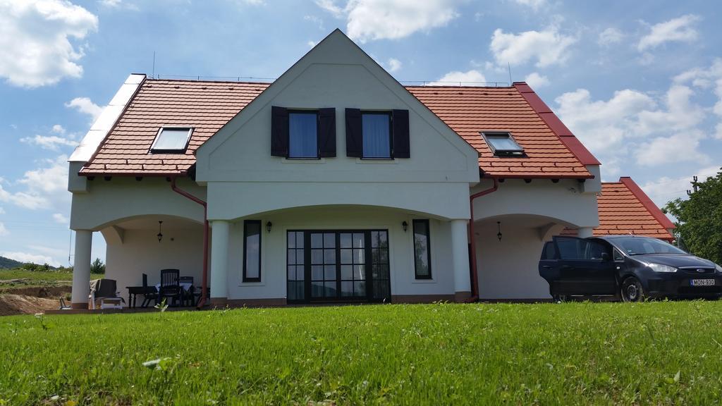 Villa De Dominique Erdőbénye エクステリア 写真