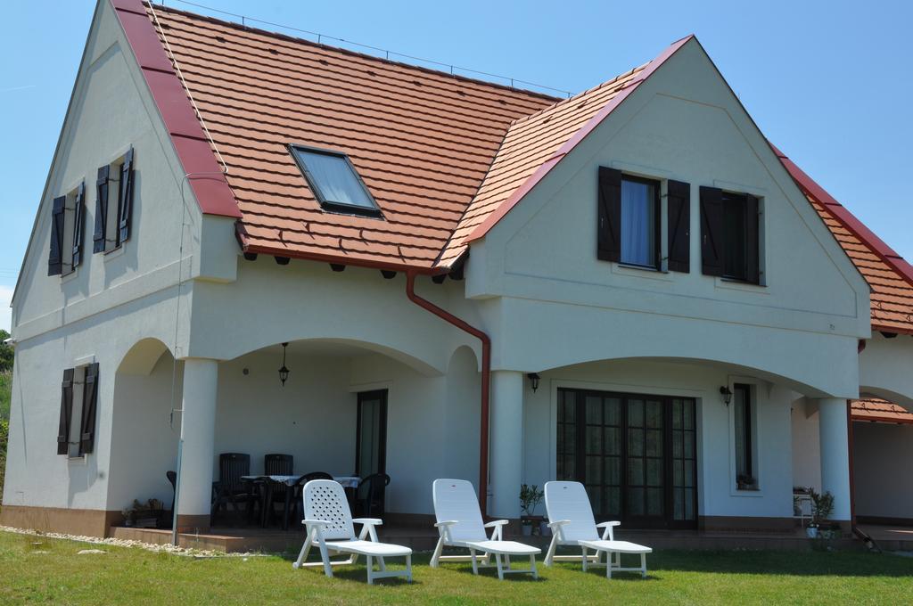 Villa De Dominique Erdőbénye エクステリア 写真